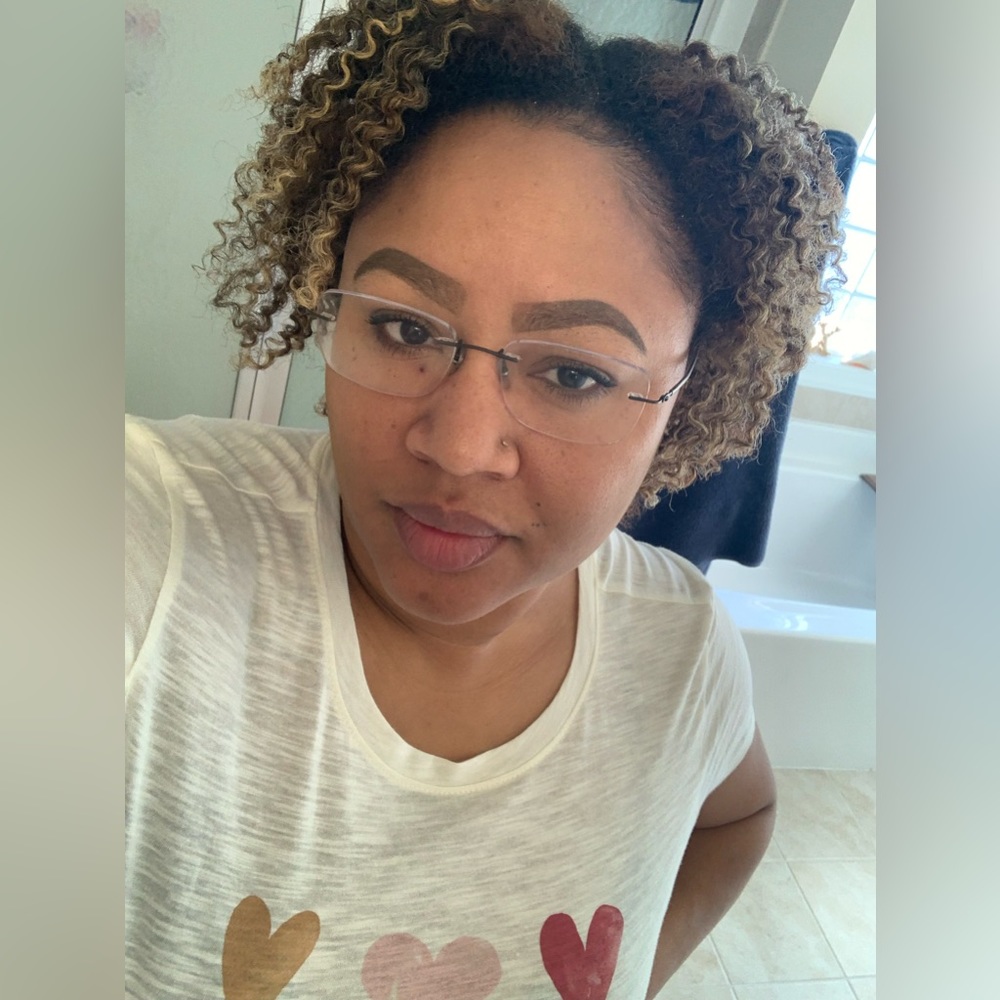 Meet your Posher, Keshia!